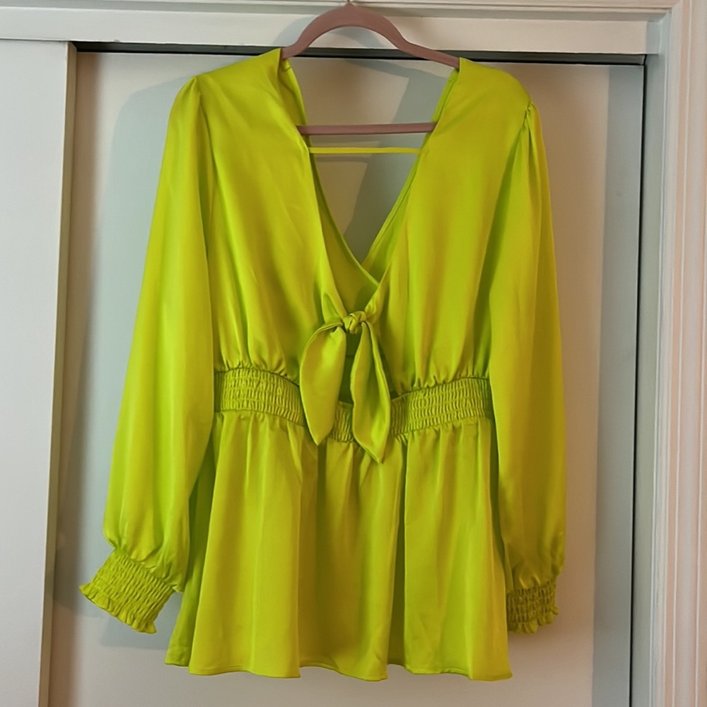 Torrid Satin tie, cut out back long sleeve blouse evening primrose color Size 0 - Picture 1 of 2